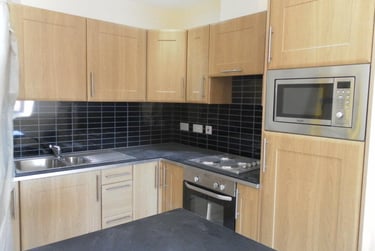 1 bed flat, Bristol Road, Edgbaston, Birmingham, B296BE - Image 2